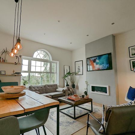 Spacious, Mid-Century 1 Bedroom Apartment Quedgeley Экстерьер фото